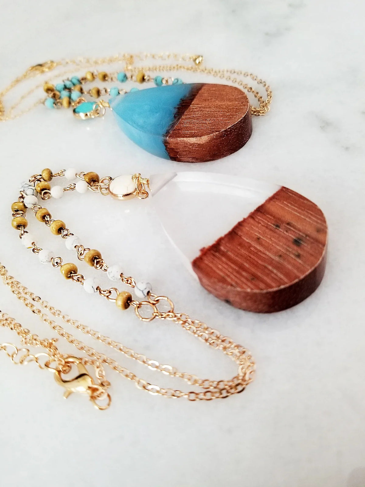Blue Box Boutique Inc Clear Resin Wood Pendant Beaded Chain Necklace for Women, Tenes | Wood Anniversary Gift