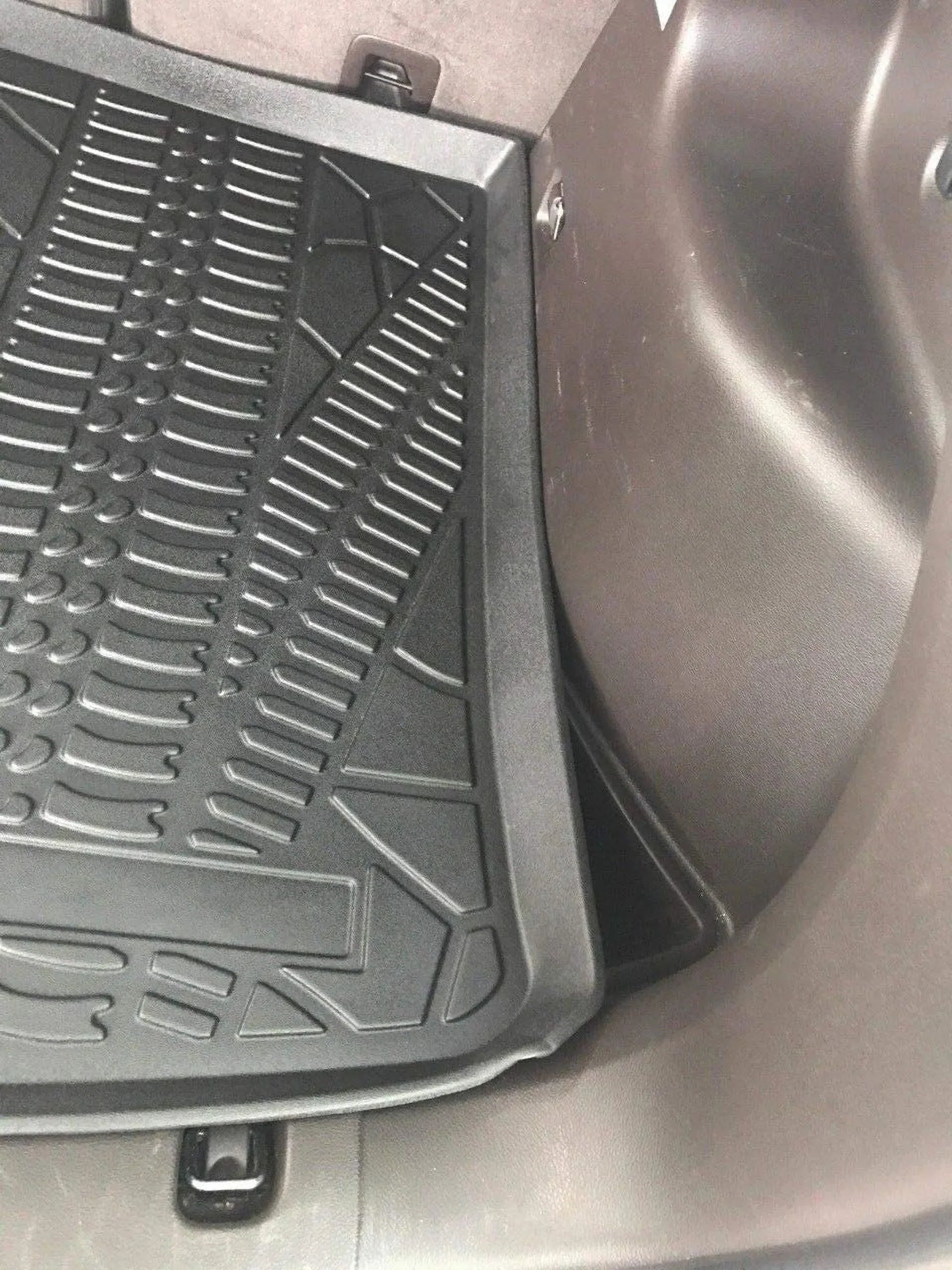 EACCESSORIES EA Cargo Liner – Trunk Mat for Jeep Cherokee 2014-2023 – Strong Trunk Mats for Cars with Raised Lip – Non-Slip Car Trunk Mat Rubber – Easy to Install – Laser Pre-Cut Design